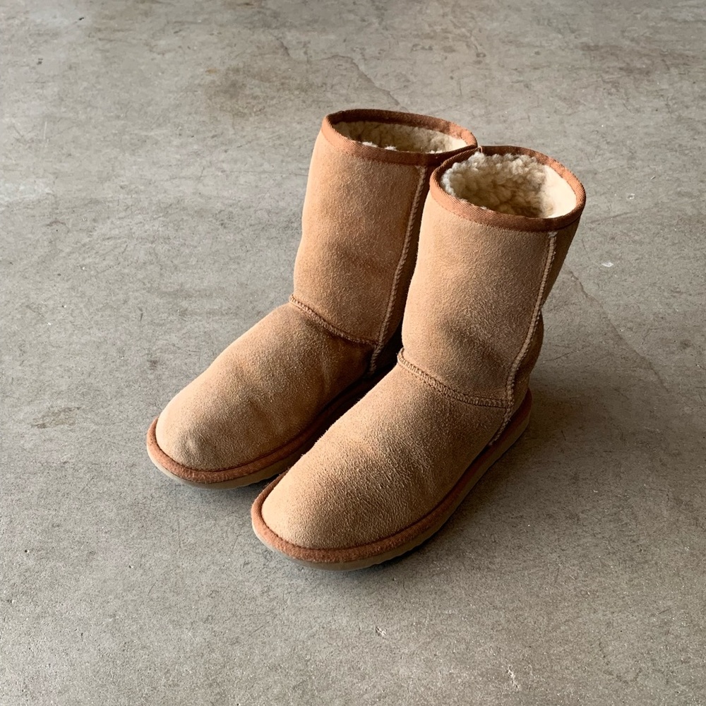 UGG Classic Caramel Short 5825 Caramel Suede/Sheep Leather Linings Winter Boots